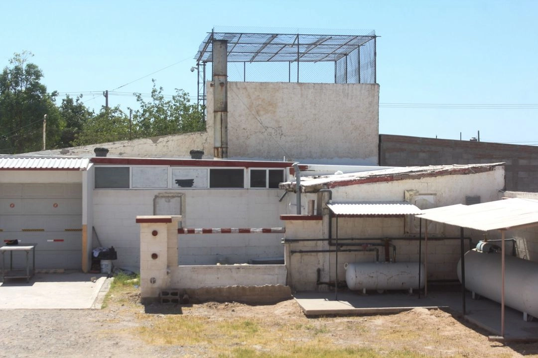 Se abrirá un procedimiento administrativo en contra del crematorio, adelantó Luis Carlos Tarín Villamar, titular de la Comisión Estatal para la Prevención de Riesgos Sanitarios de Chihuahua. Foto 