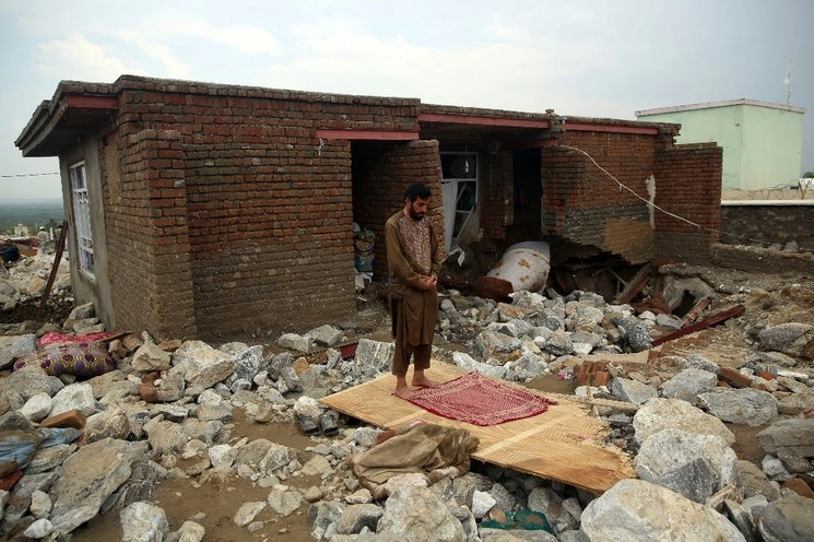 Una inundación repentina en la ciudad afgana de Charikar, al norte de Kabul, provocó al menos 100 muertes y otros tantos heridos. Foto Afp 
