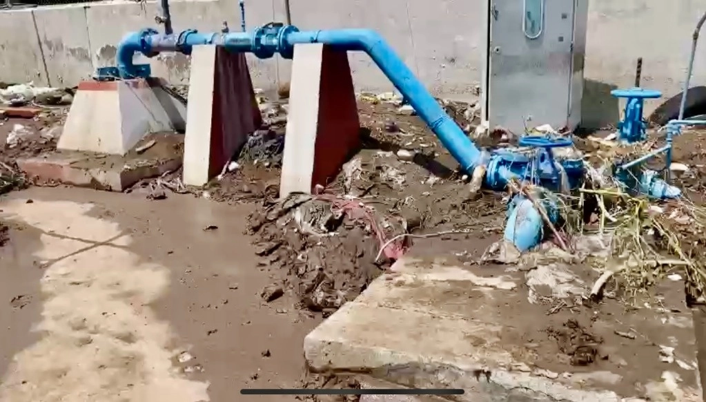 El pozo de agua del fraccionamiento Fovisste, en Ecatepec se averió luego de que sus instalaciones fueron afectadas por las inundaciones. Foto Javier Salinas