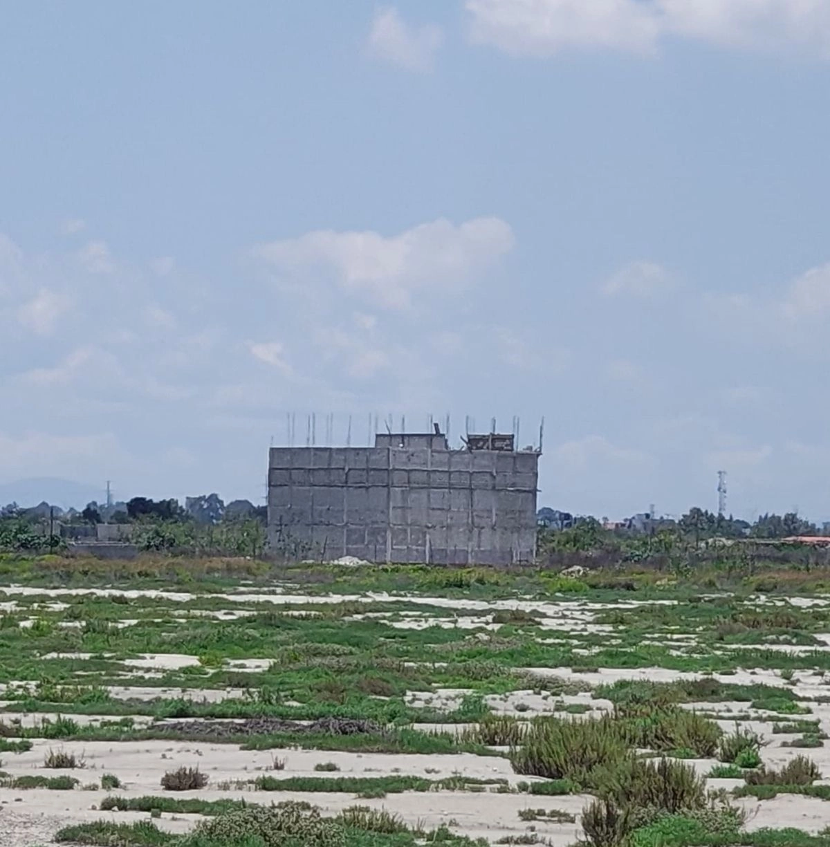  Una construcción irregular dentro del área natural protegida del ex lago de Texcoco, en Ecatepec, estado de México. Foto 
