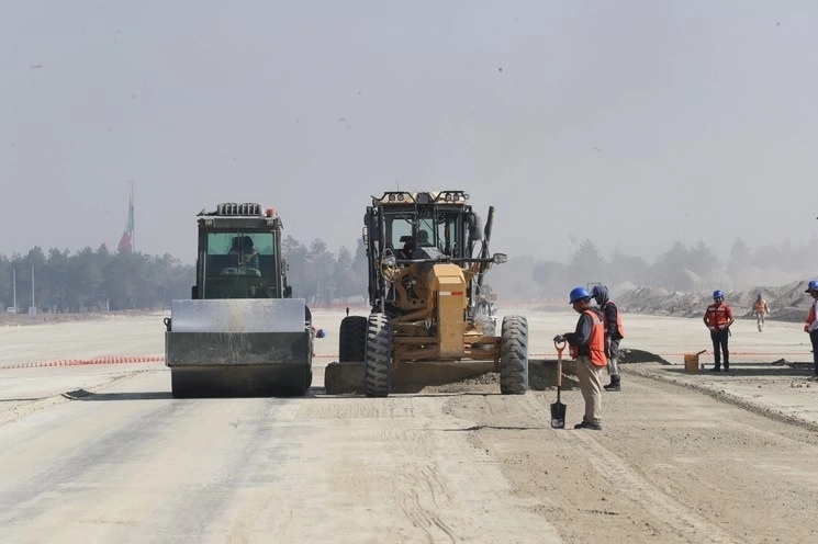 La inversión fija bruta rebotó en octubre, luego de la recaída que registró en septiembre pasado, reveló el Inegi. Foto Luis Castillo / Archivo