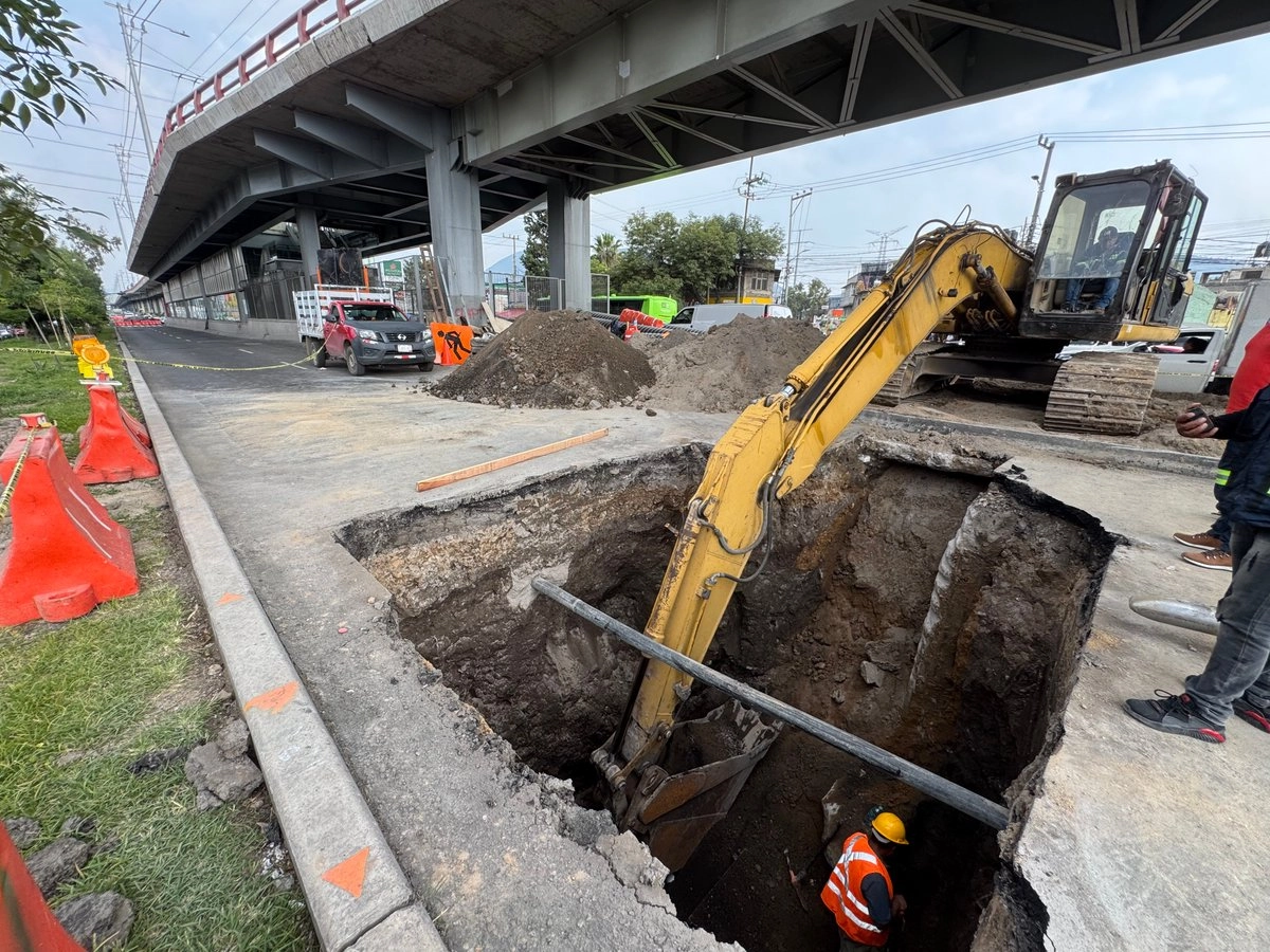 Los gastos en maquinaria y equipo para construcción, nacional e importado, cayeron 3.1 por ciento a tasa mensual. Foto 
