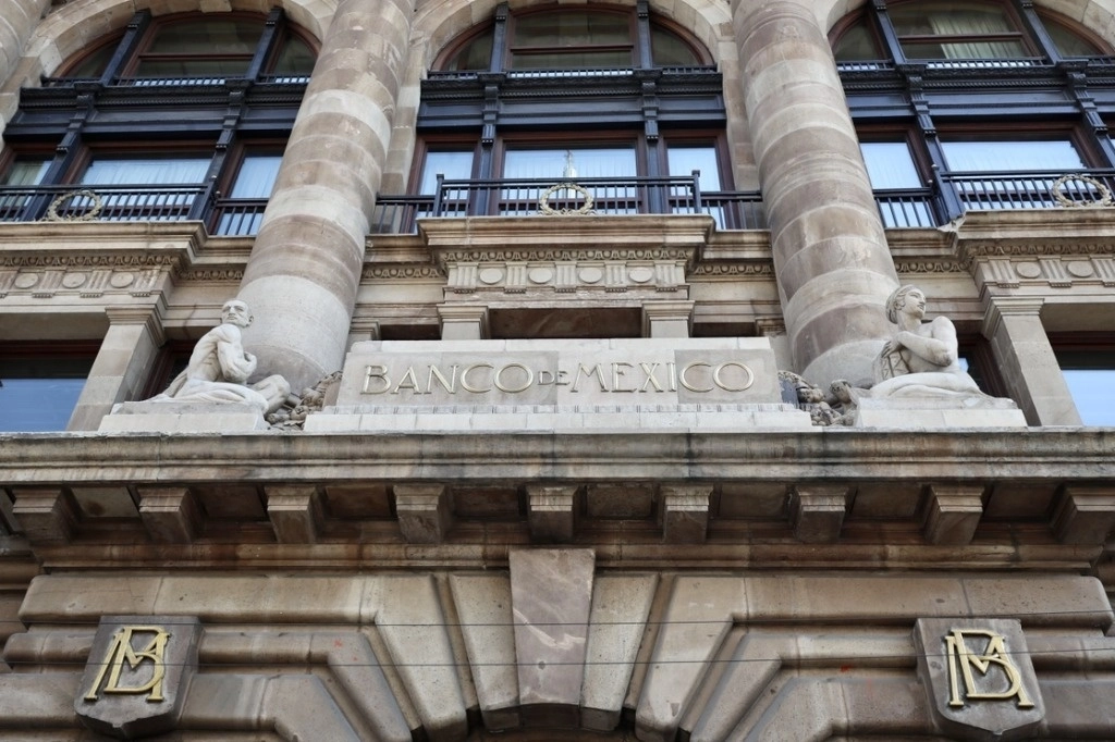 Edificio del Banco de México en la capital del país. Foto Roberto García Ortiz / Archivo