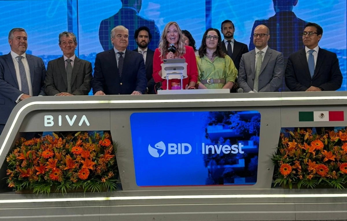 María Ariza, directora general de la Bolsa Institucional de Valores (Biva) destacó que la revisión del T-MEC es un buen momento para dar certidumbre a los inversionistas. Foto 