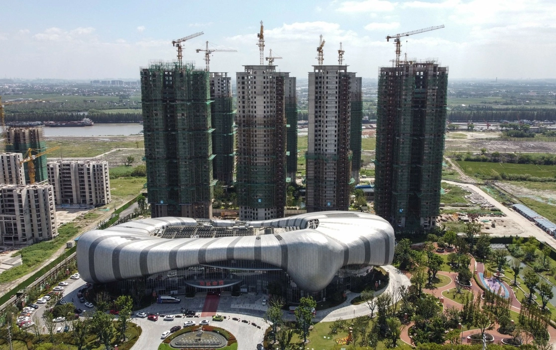 En la imagen, la ciudad de turismo cultural Evergrande, un desarrollo residencial, minorista y de entretenimiento de uso mixto, en Taicang, ciudad de Suzhou, en la provincia de Jiangsu, en el este de China. Foto Afp / Archivo