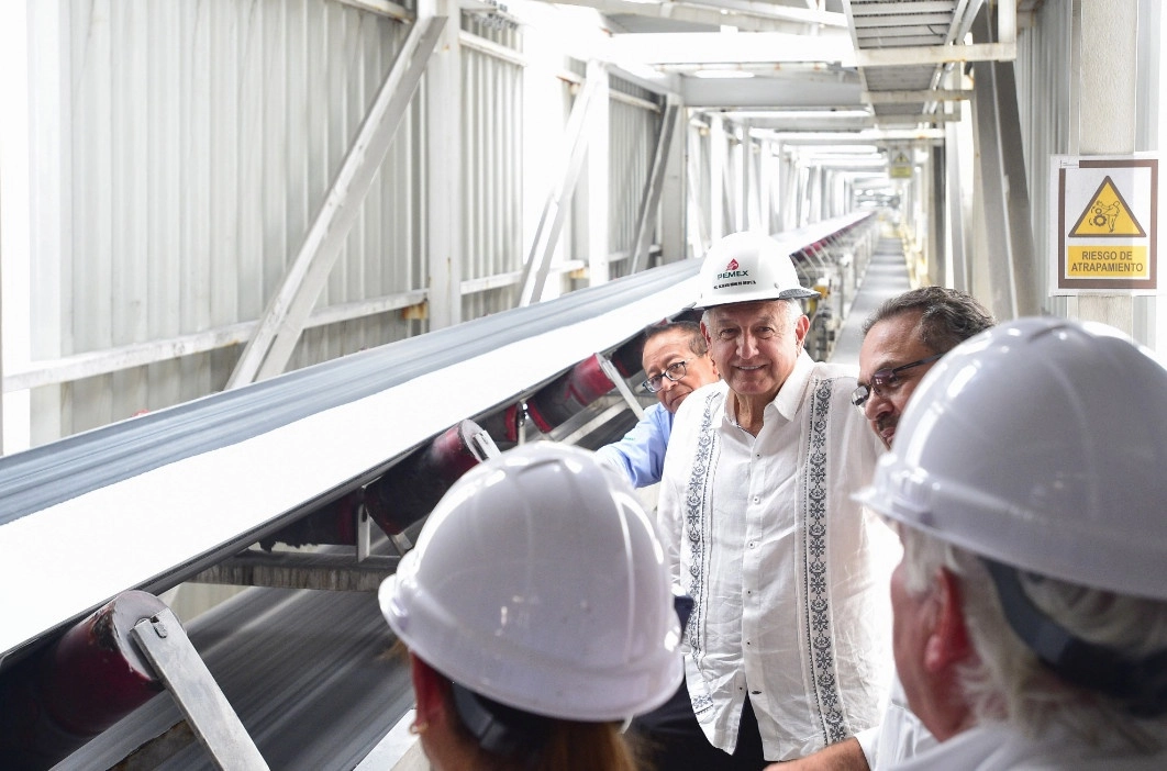 El presidente Andrés Manuel López Obrador supervisó plantas de fertilizantes en Baja California Sur, Michoacán y Veracruz este fin de semana. Foto cortesía Presidencia