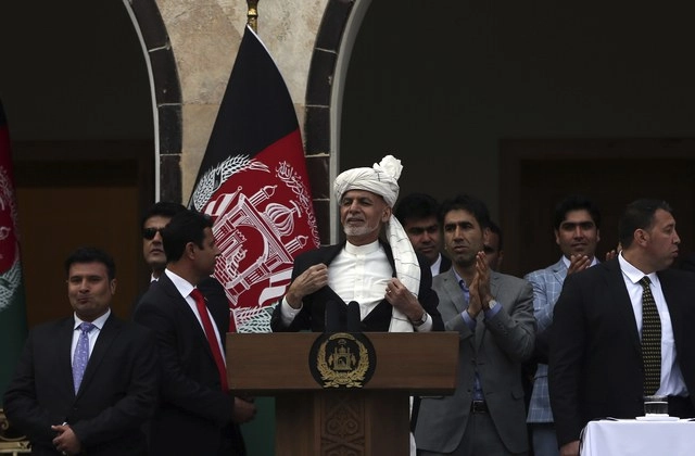 El jefe de Estado Ashraf Ghani (en la imagen) y su principal adversario, Abdulá Abdulá, se declararon presidentes de Afganistán. Foto Ap 