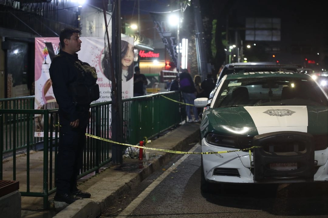 Aspectos del lugar donde fueron asesinados Ximena Guzmán y José Muñoz colaboradores de la jefa de gobierno Clara Brugada el 20 de mayo del 2025. Foto