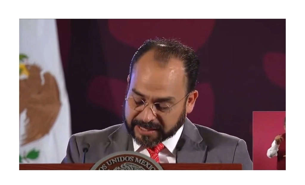 El titular de la Profeco, David Aguilar Romero en una conferencia mañanera. Foto Presidencia