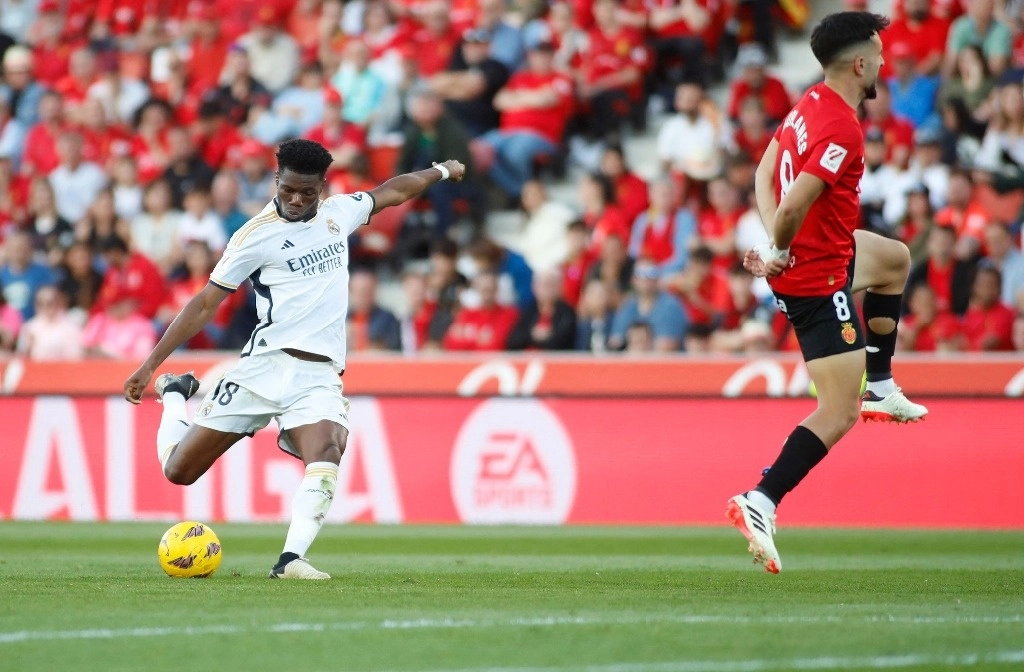 El futbolista francés, Aurélien Tchouameni, fue víctima de insultos racistas en el duelo del Real Madrid ante Mallorca, jugado en el estadio Son Moix. Foto Afp / Archivo
