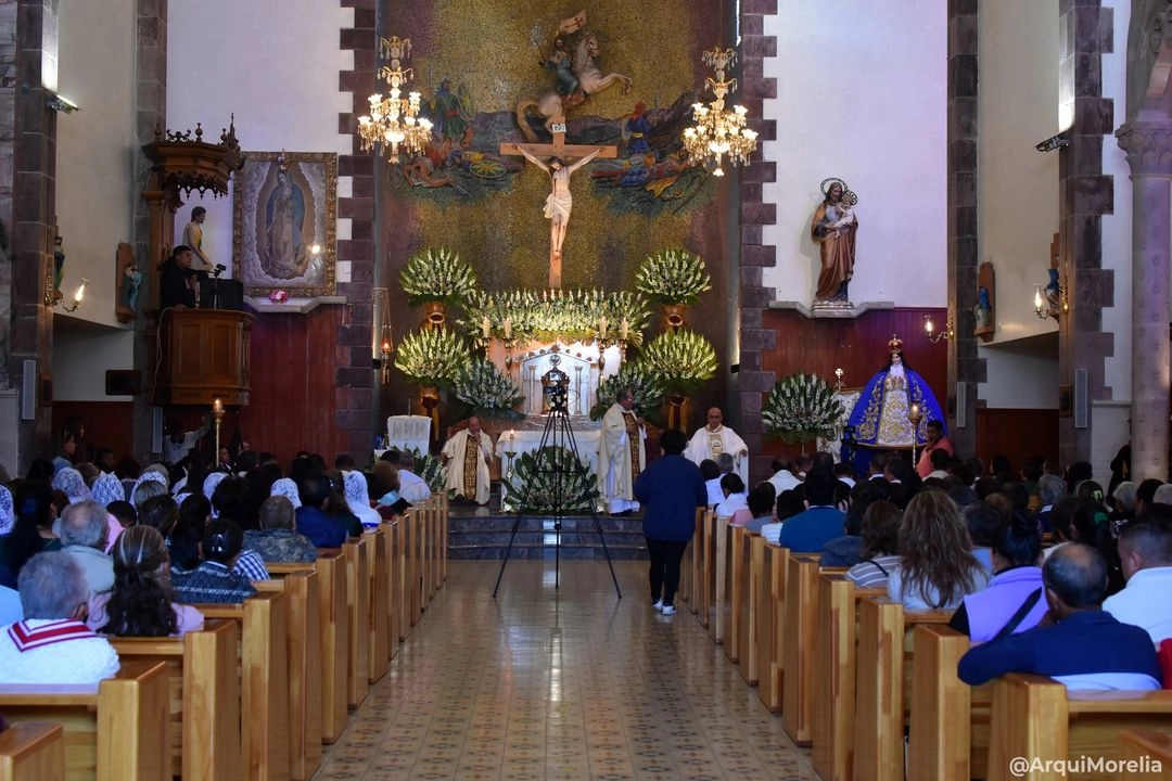 El actual gobernador dijo que no se trata de una persecución a la Iglesia Católica, pero hizo a un llamado a quien traiga una camioneta de esas, que la devuelva. Foto 
