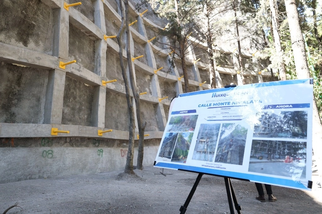 El fraccionamiento Balcones de la Herradura en Huixquilucan, Edomex, invirtieron 5mdp en la construcción de obras para detener talúd. Foto La Jornada