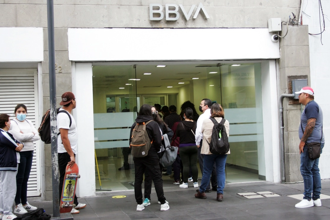 Sucursal de BBVA en la capital del país, en imagen de archivo. Foto Roberto García Rivas