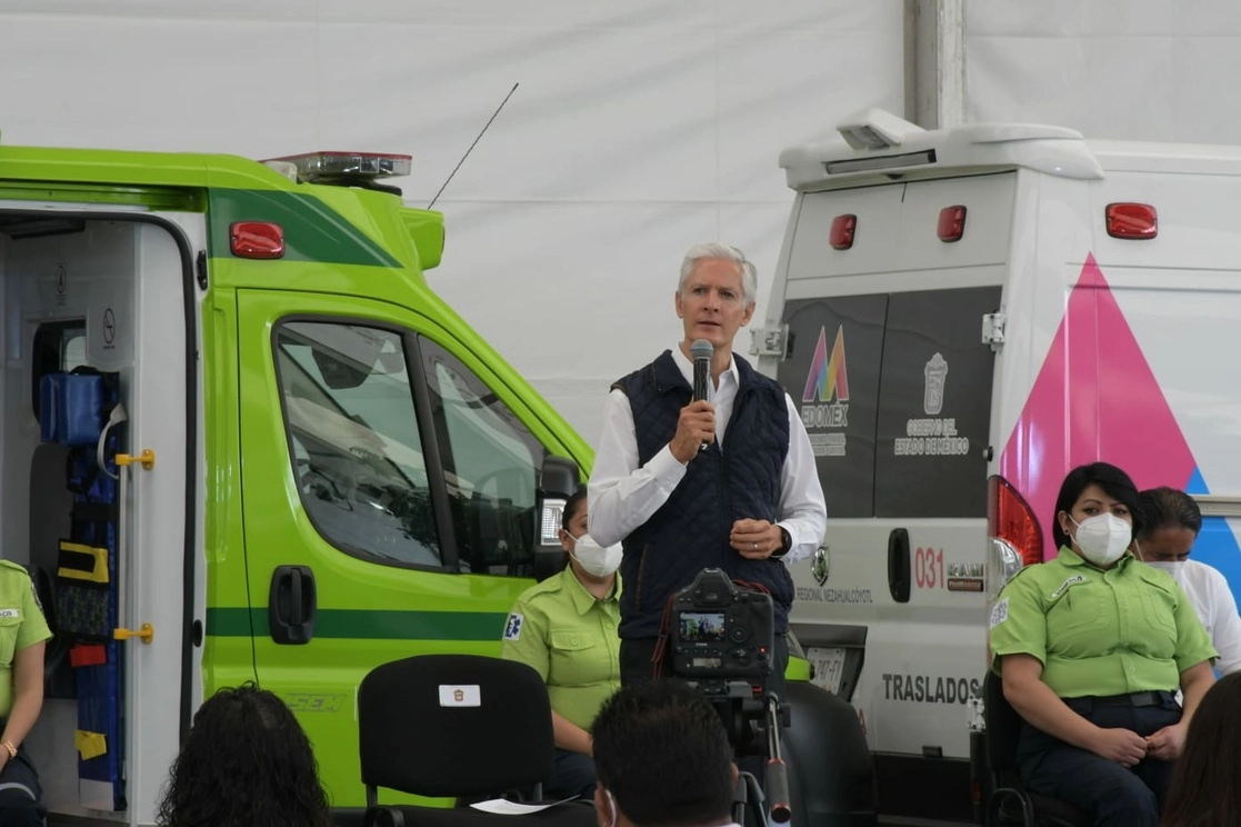 Alfredo del Mazo, gobernador del Estado de México en el Hospital General La Perla del municipio de Nezahualcóyotl, el 18 de agosto de 2021. Foto René Ramón