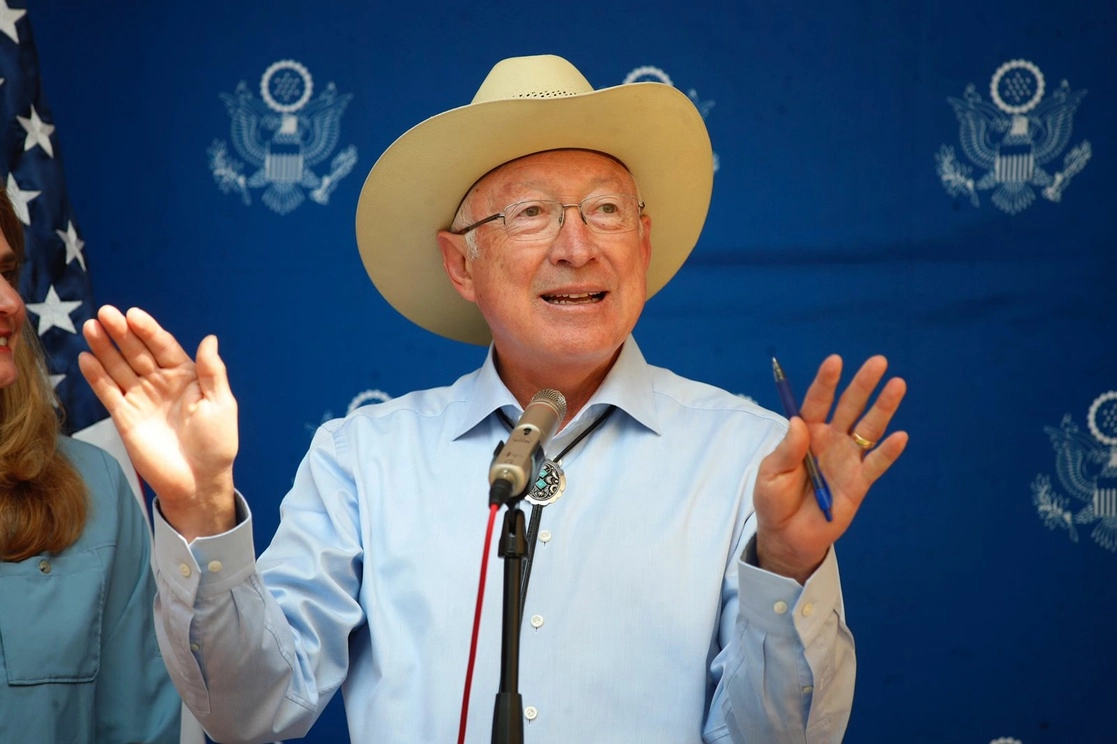 El embajador de Estados Unidos en México, Ken Salazar, durante una conferencia, el pasado 8 de febrero. Foto Cristina Rodríguez