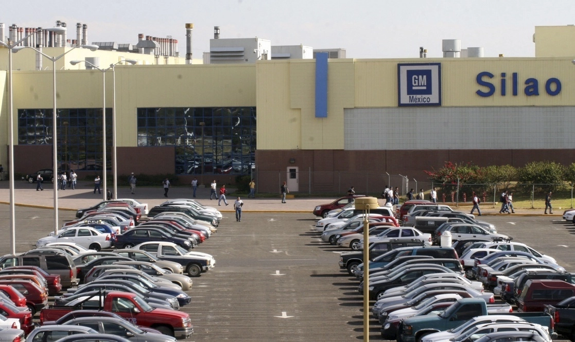Planta ensambladora de General Motors en Silao. Foto Ap / Archivo
