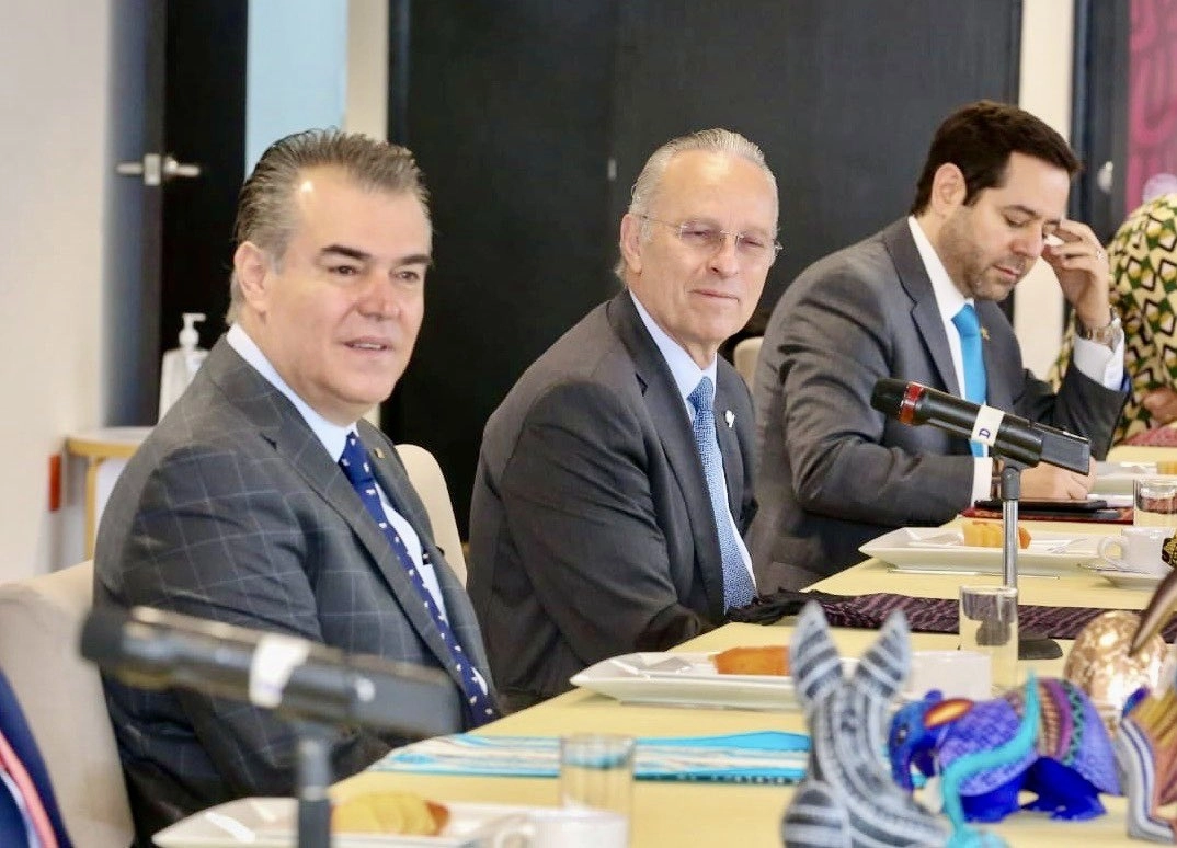 Empresarios se reunieron con funcionarios de la SE para debatir la política industrial. Foto @tatclouthier
