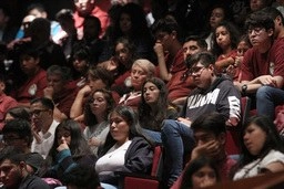 Los estudiantes han pedido que se les reasignen sus becas. Foto María Luisa Severiano/Archivo 