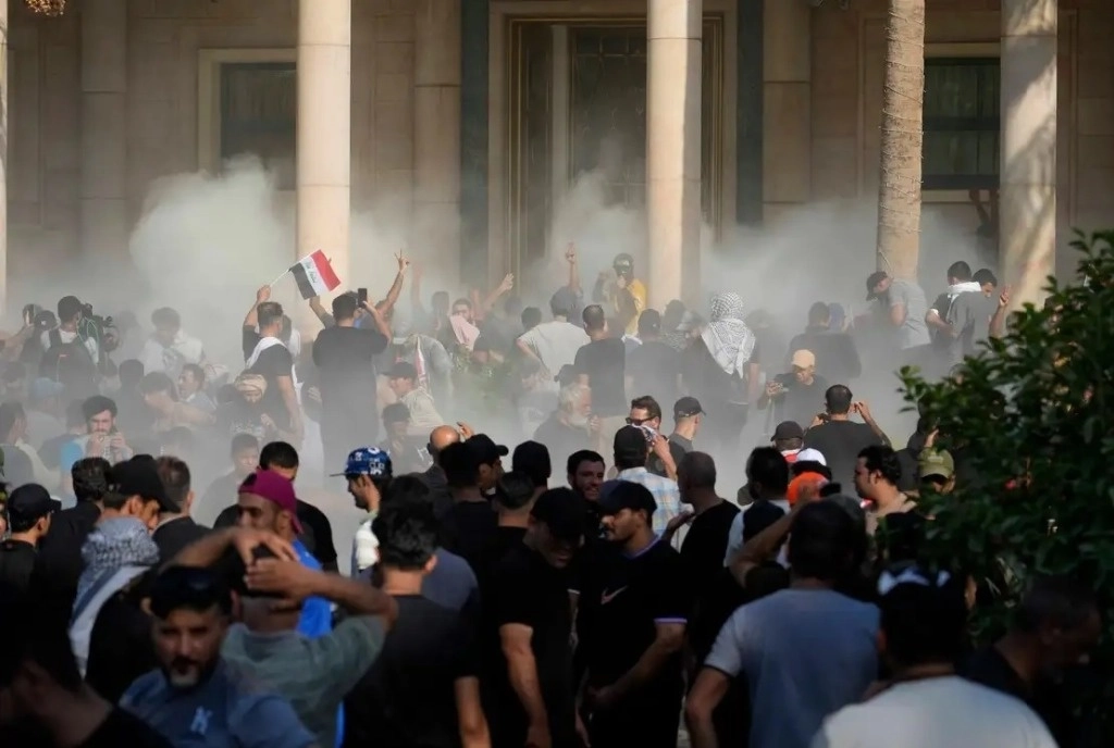 Hasta el sábado, Irak no penalizaba explícitamente las relaciones homosexuales, aunque se habían utilizado cláusulas morales vagamente definidas en su código penal para atacar a personas LGBT. Foto Ap/ Archivo 