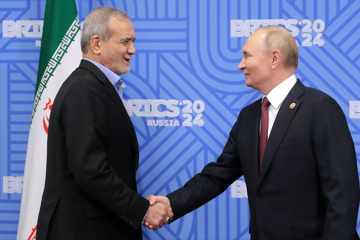 En la imagen: el presidente de Irán, Masud Pezeshkian y el presidente de Rusia Vladimir Putin. Foto 