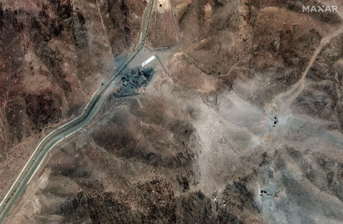 Imagen satelital del martes 24 de junio de 2025 que muestra los daños en la planta de enriquecimiento de uranio de Fordo, en Irán. 
