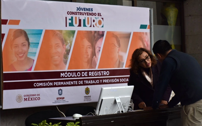 Módulo de registro al programa en Veracruz. Foto La Jornada/ archivo