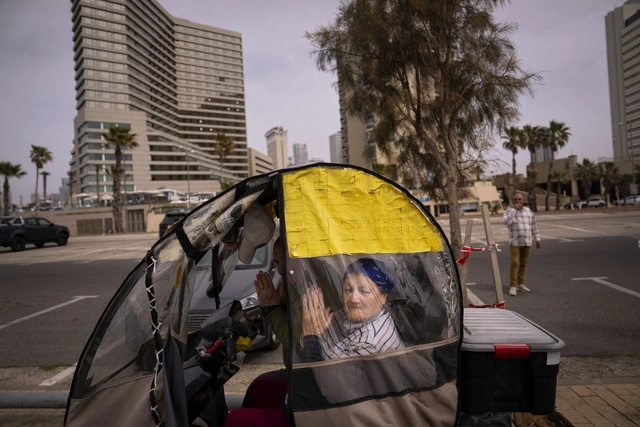 Las autoridades de Israel aprobaron seis nuevos planes para expandir sus asentamientos en Cisjordania. Foto Ap
