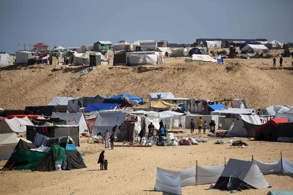Informes de la ONU estiman en 80 mil las personas que han huido de Rafah desde el lunes 6 de mayo. Foto Afp 