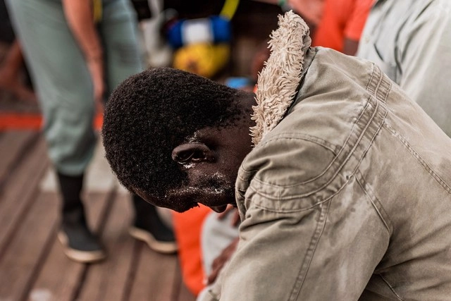 180 migrantes africanos y de paquistaníes fueron rescatados del Mar Mediterráneo entre el 25 y el 30 de junio. Foto Ap