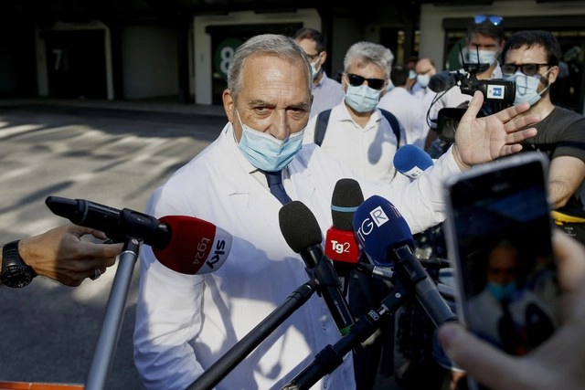 El director del Instituto Nacional de Enfermedades Infecciosas del Hospital Spallanzani en Roma, Francesco Vaia, hoy en Roma. Foto Ap 