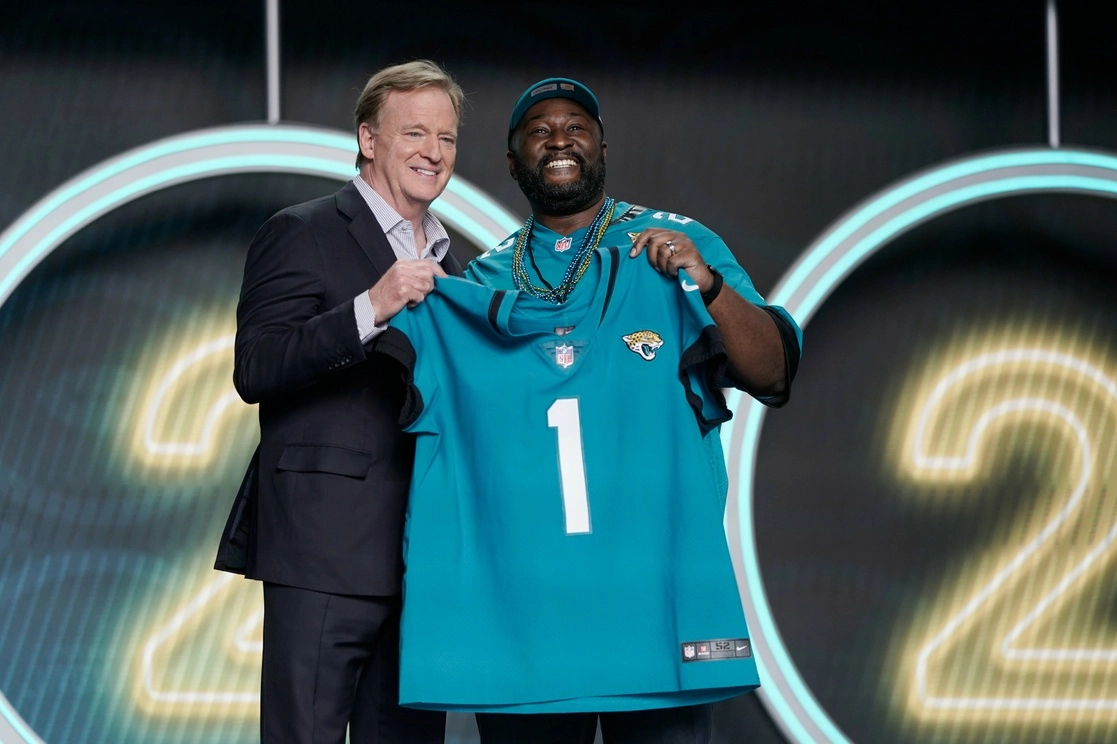 El ala defensiva de Georgia, Travon Walker, fue la primera selección global del Draft 2022 de la NFL. Foto Ap