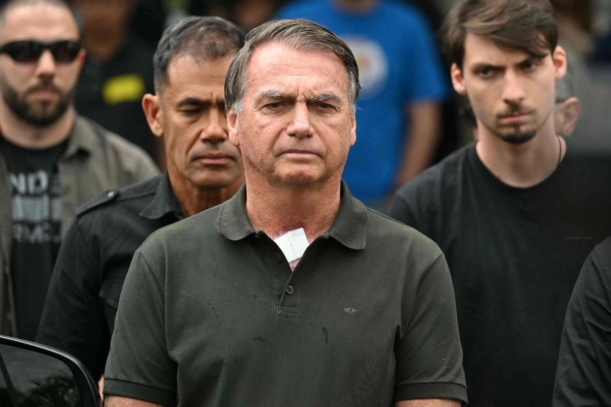 La Jornada - Jair Bolsonaro deja prisión domiciliaria para acudir a cita  médica