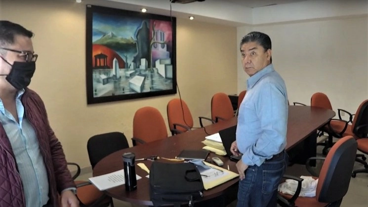 Los funcionarios olvidaron que había cámara y conversaron sobre el posible fraude.