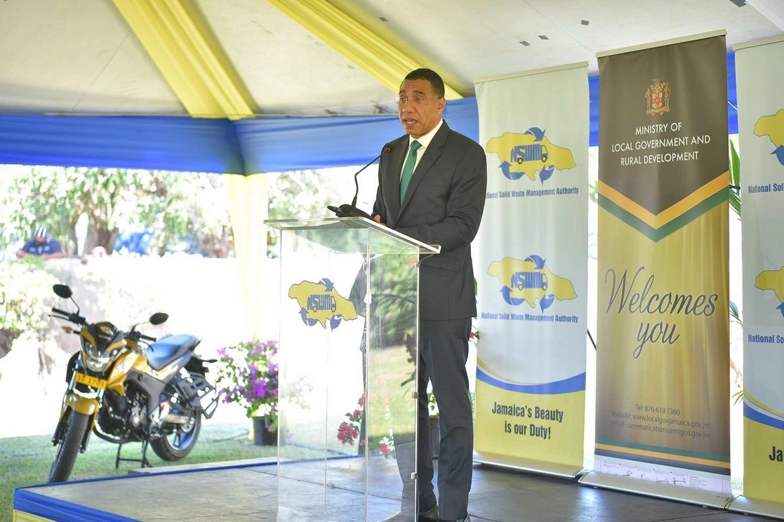 El primer ministro jamaicano Andrew Holness, en imagen de archivo. Foto tomada de la cuenta de Twitter @AndrewHolnessJM 