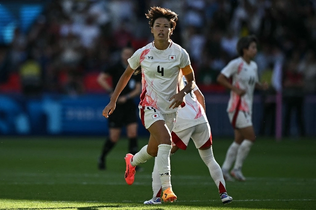 Saki Kumagai anotó el empate momentáneo ante Brasil al minuto 90+2. Foto Afp