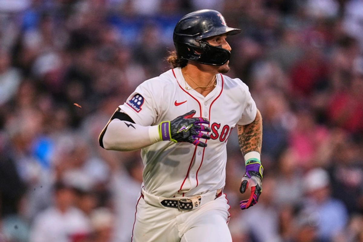 El mexicano Jarren Duran durante el encuentro ante los Reales de Kansas City. Foto 