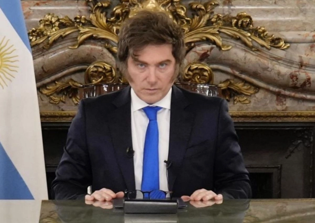 El presidente argentino, Javier Milei, enfrenta una caída de popularidad, reveses electorales y legislativos; será recibido por Donald Trump en la Casa Blanca el próximo martes 23 de septiembre. Foto