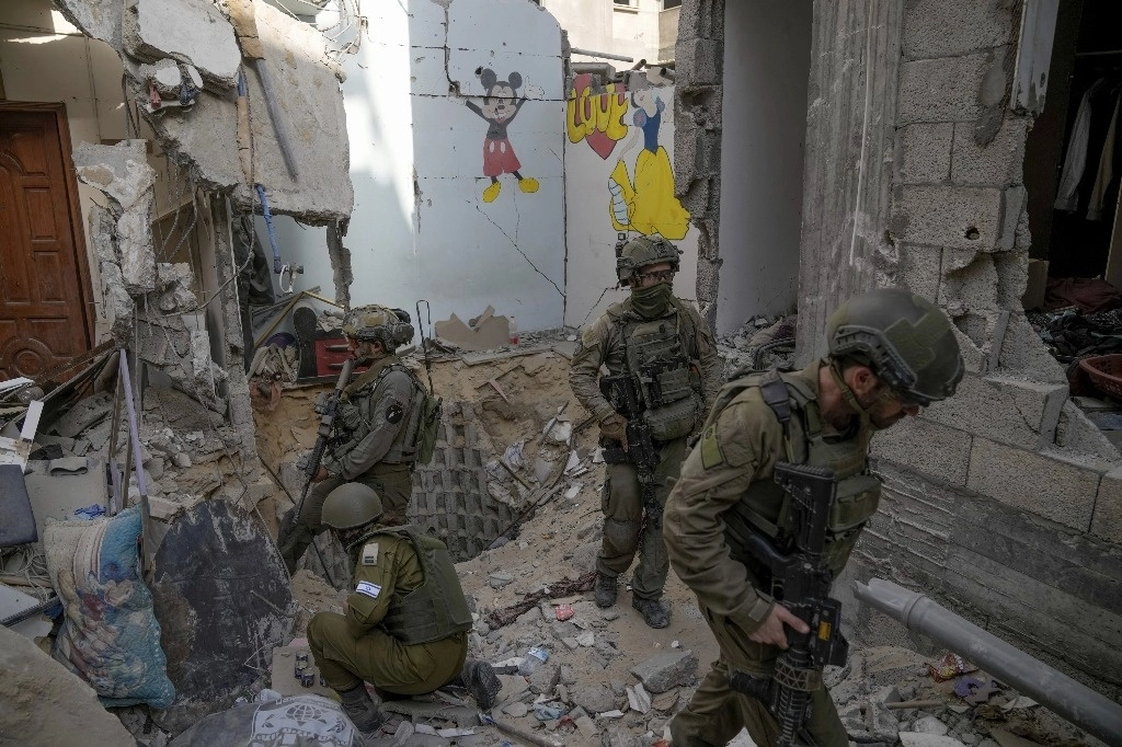 Soldados israelíes patrullan el sur de la franja de Gaza, el 13 de septiembre de 2024. Foto Ap 