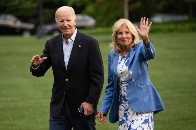 La primera dama Jill Biden (der), junto con el presidente de EU, Joe Biden (izq). Foto Afp / Archivo