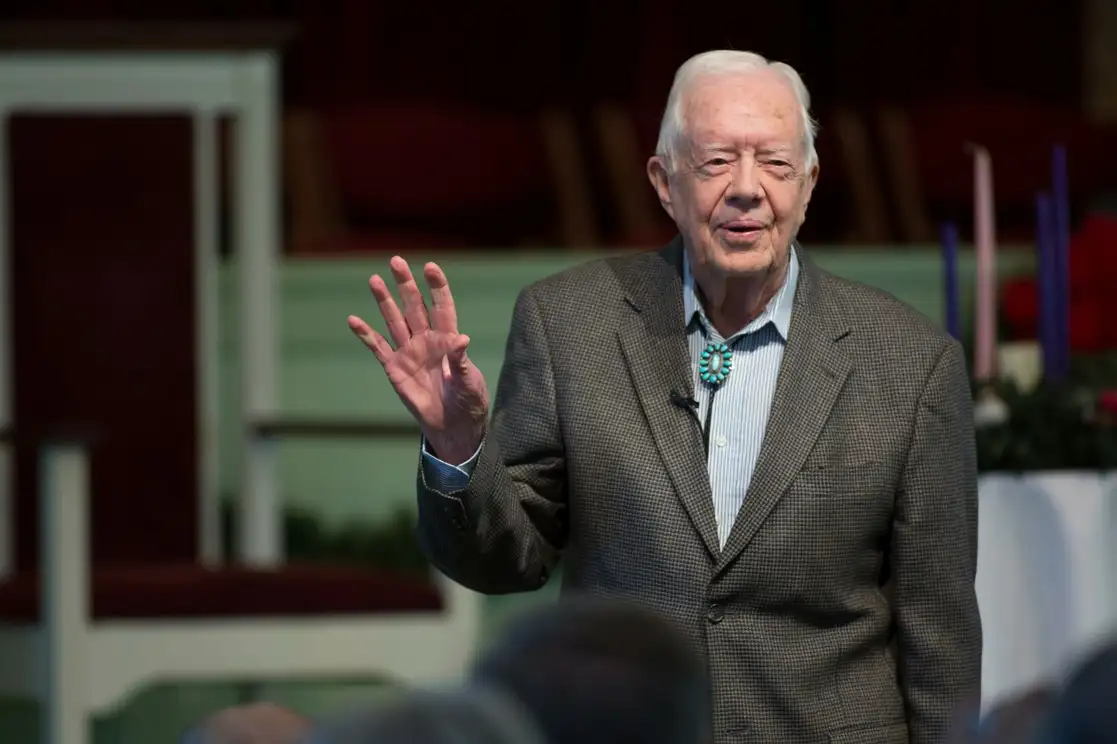 En una imagen de 2015, el expresidente Jimmy Carter en  una clase de la Escuela Dominical en la Iglesia Bautista Maranatha en su ciudad natal. Foto Ap 