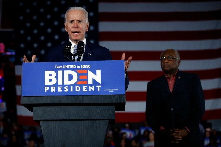 Joe Biden se impuso en las elecciones primarias de Carolina del Sur. Foto Ap