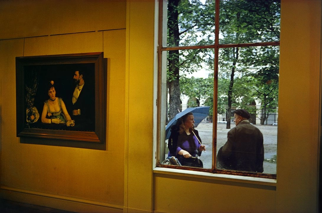 'Jeu de paume', París, 1967, de Joel Meyerowitz, la cual forma parte de Europa 1966-1967. Foto cortesía del artista