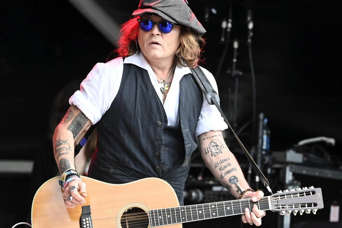 Johnny Depp se repone tras su juicio y lanza álbum de rock. Foto Afp