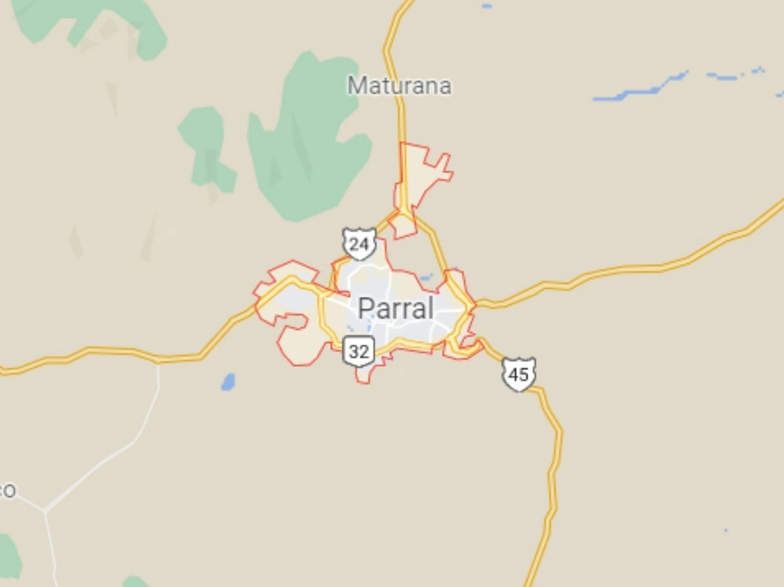 De acuerdo con personal del Servicio Médico Forense de la Fiscalía de Chihuahua, seis cadáveres abandonados en Parral presentaban huellas de tortura. Imagen tomada de Google Maps