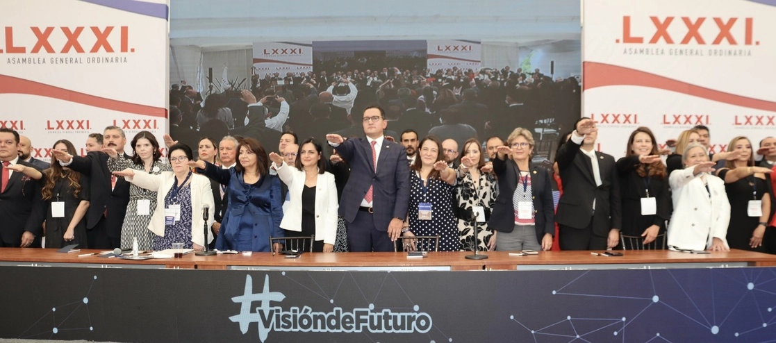 Durante la toma de protesta del nuevo dirigente empresarial. Foto Canacintra
