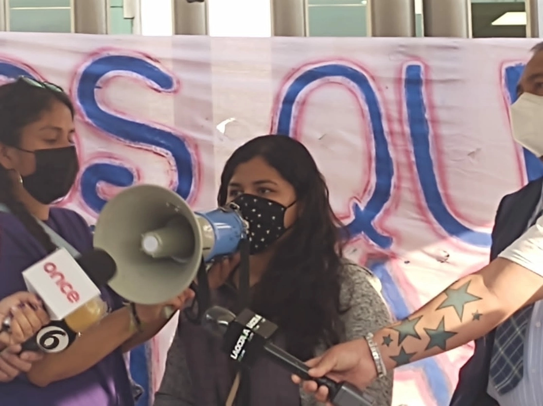 Desde el miércoles 16 de febrero de 2022, Roxana enfrenta en libertad el proceso penal por el delito de homicidio simple con exceso de Legítima Defensa.  Foto La Jornada