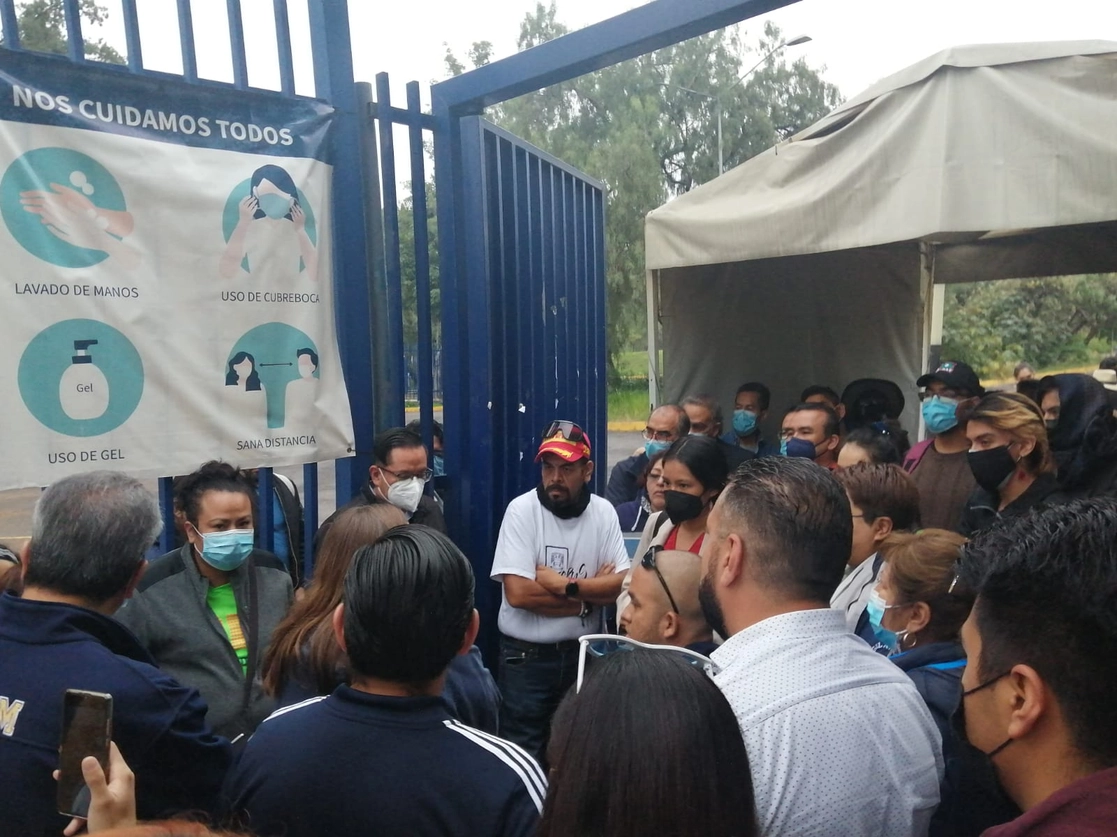 La FCPS permanecía en paro desde la semana pasada, por lo que la escuela estaba cerrada. Foto La Jornada