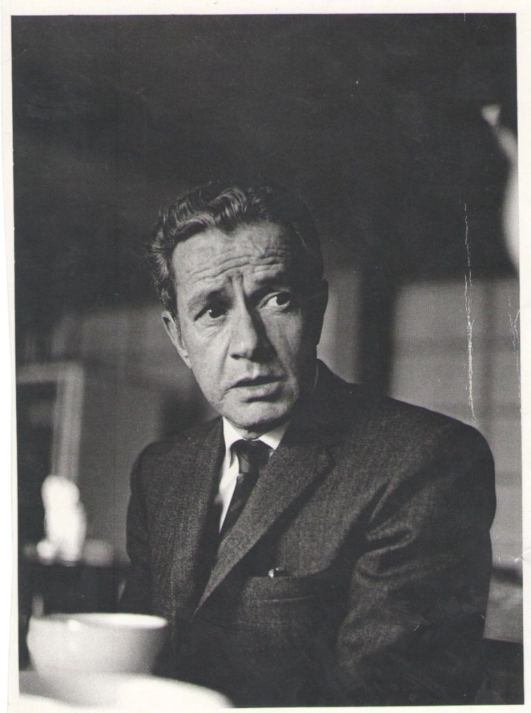 En la imagen, Juan Rulfo, autor de ‘El Llano en Llamas’, quien falleció hace 38años, “fue un hombre hosco que miraba extrañado, no quería saber nada de entrevistas”. Foto tomada de www.facebook.com/SecretariaCulturaMx