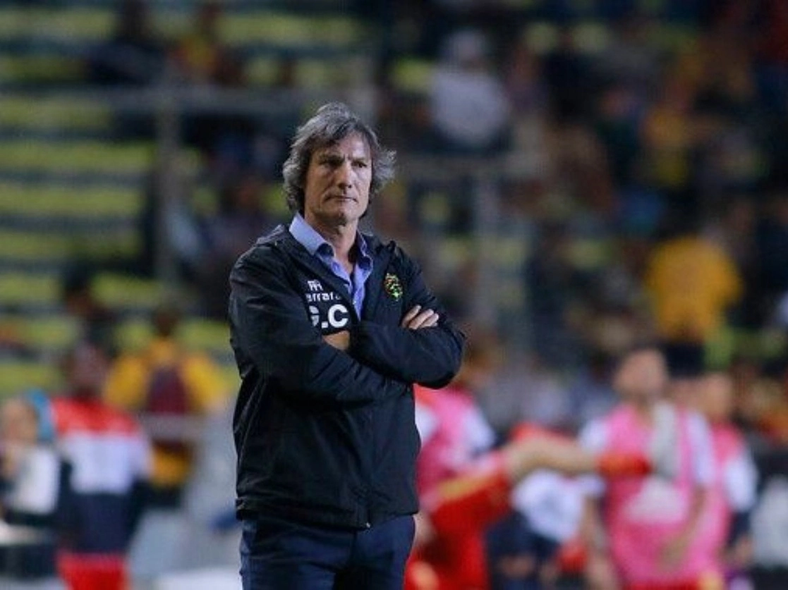 Gabriel Caballero, fue despedido como director técnico del club de Bravos de Ciudad Juárez, debido al fracaso del equipo en el torneo Guardianes 2020. Foto Jam Media