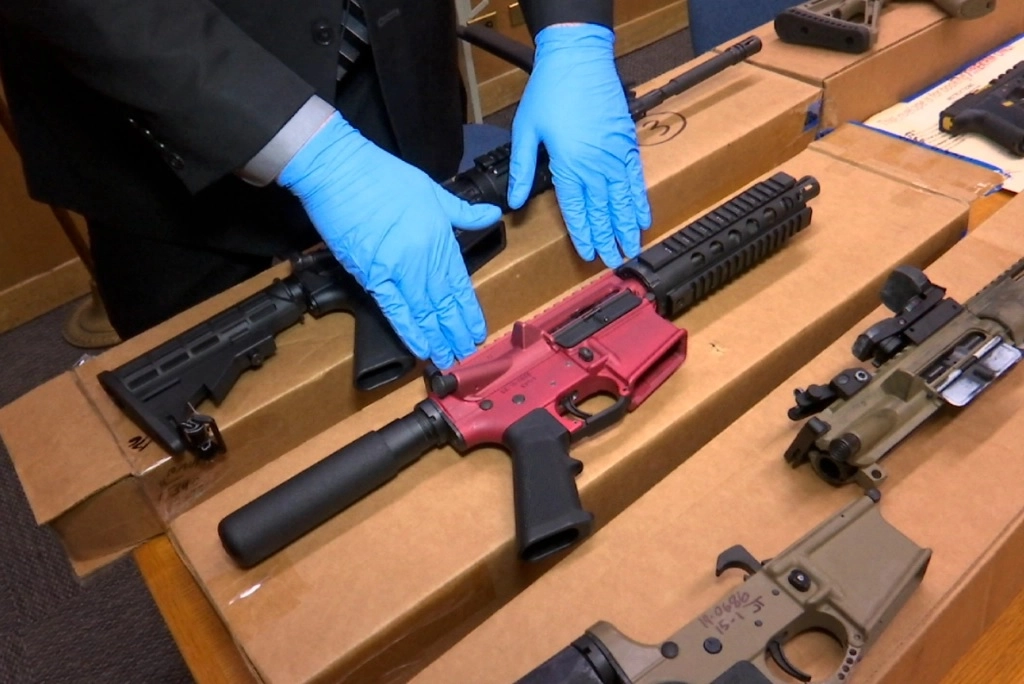 México acusa al fabricante de armas Smith & Wesson y a la distribuidora de armas Interstate Armas de traficar armas a cárteles mexicanos. Foto 